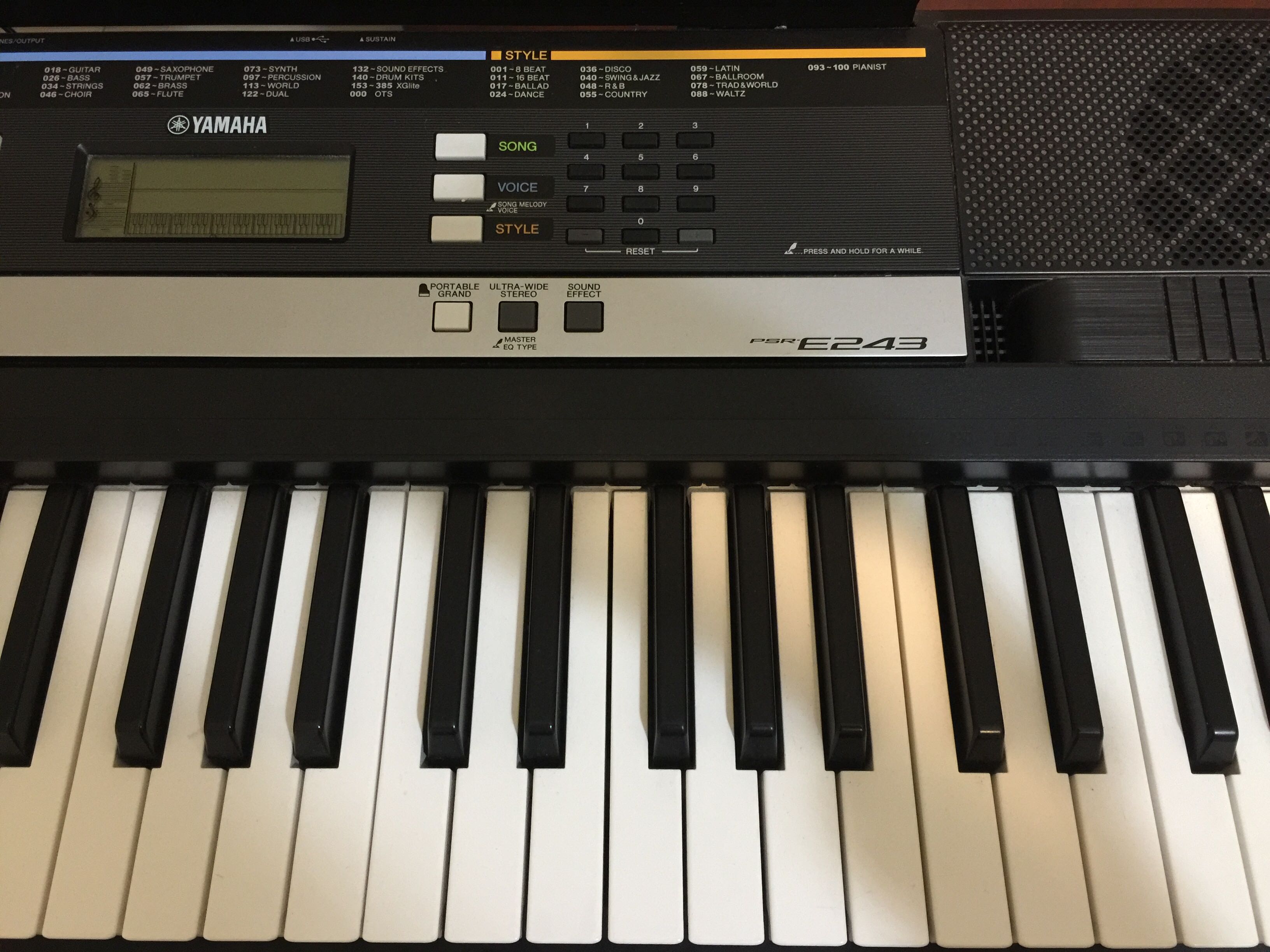 Yamaha Keyboard PSRE243 Portable with stand, Hobbies & Toys, Music