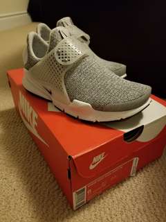 Nike sock dart SE