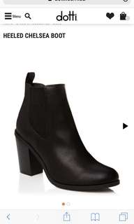 Heeled chelsea boots