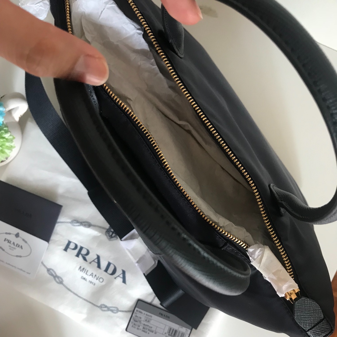 Prada Tessuto Nylon Saffiano Leather Black Shopping Tote Bag 1BA106 – Queen  Bee of Beverly Hills
