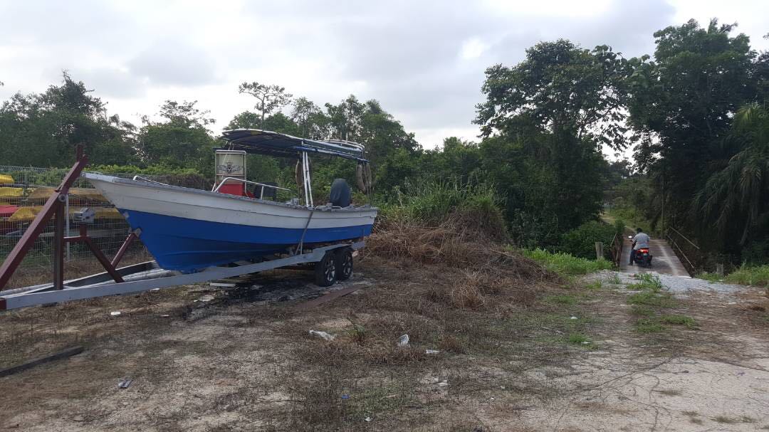 Boat For Sell In Johor Bahru 24ft X 6ft Hydraulic Steering Many More Price Negotiable Deal
