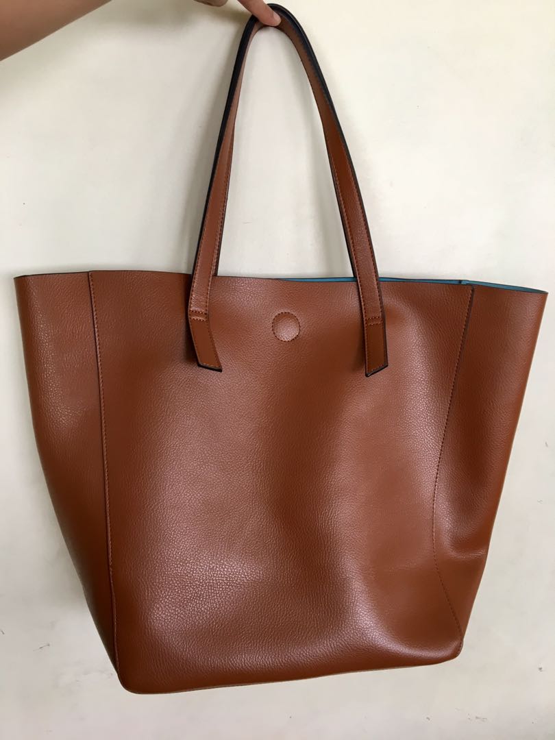 tan tote bag