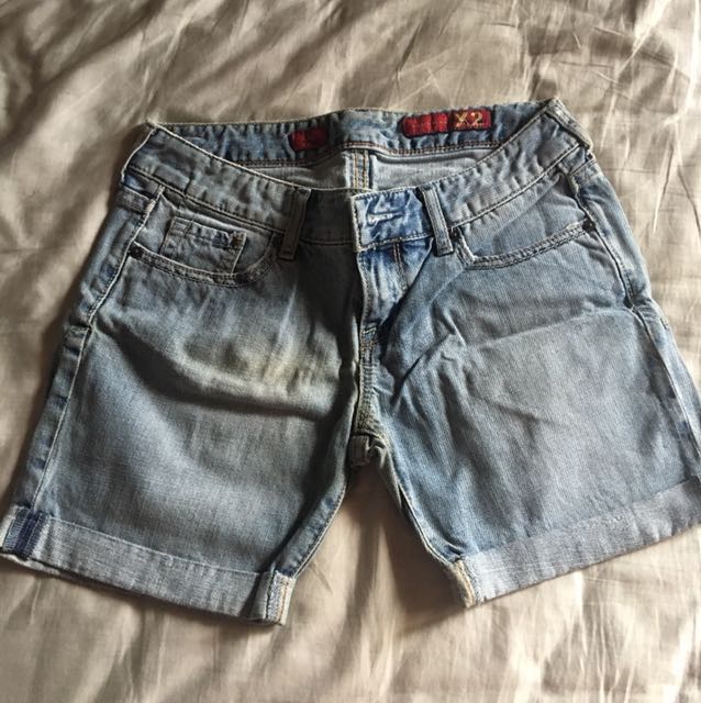 Maong shorts (Category: Shorts) located in Quezon City. Submitted by abbiegurl (Listing ID 155145002, Image 1). Description: .