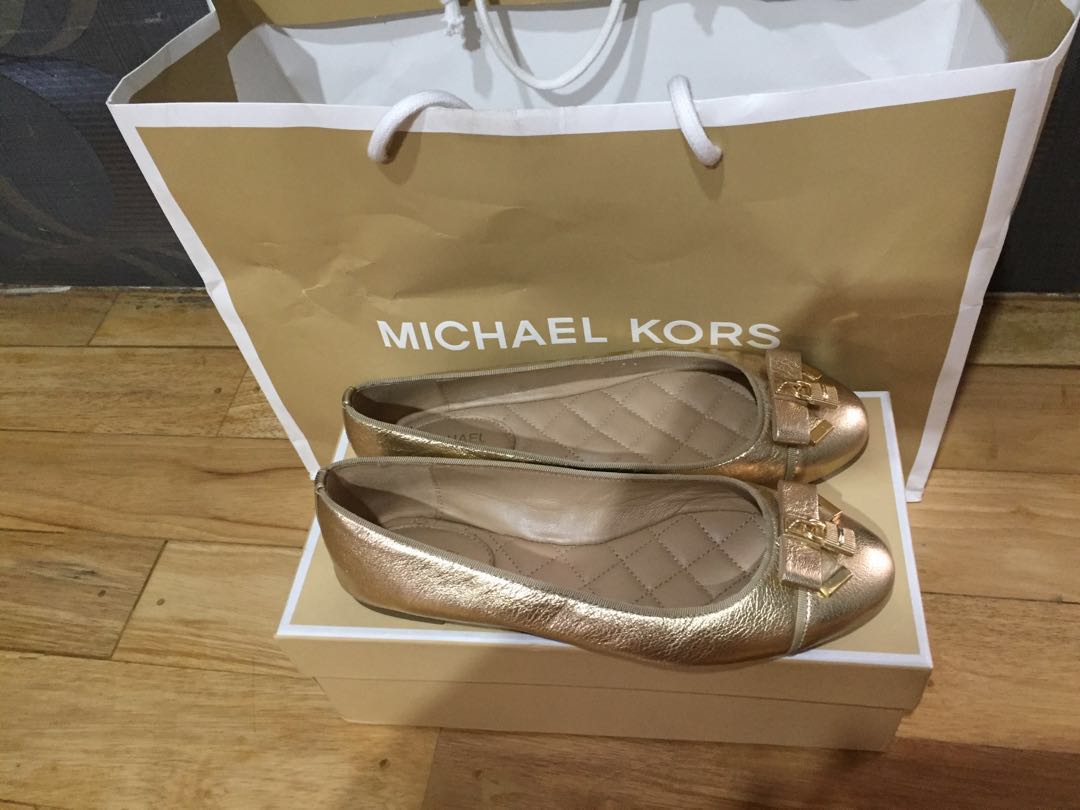Michael kors outlet olivia flat