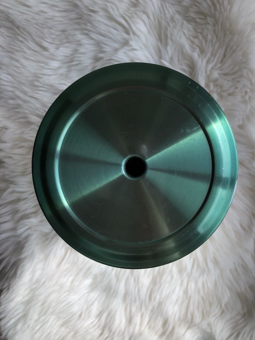 Starbucks Tumbler (Category: Water Bottles & Tumblers) located in Manila. Submitted by beckyyyyyyyyyyyyyyyy (Listing ID 163646499, Image 2). Description: Free shipping! Slightly damaged - there are scratches and some parts are chipped off. .