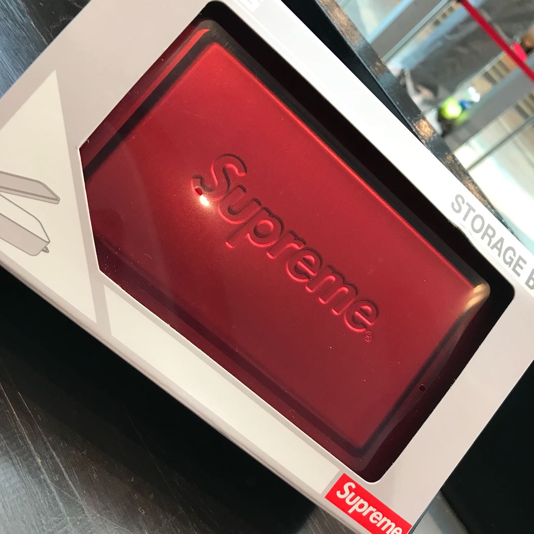 Supreme X Sigg Storage Box Small Tv Home Appliances Kitchen Appliances Other Kitchen Appliances On Carousell