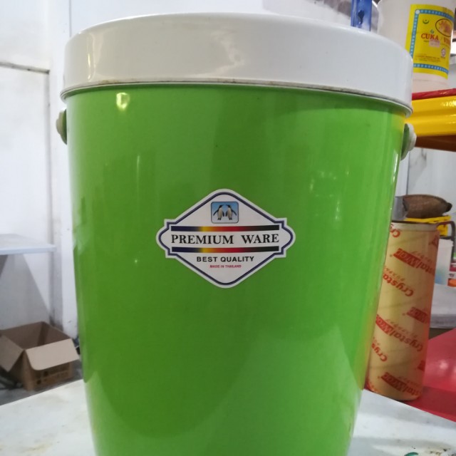 Thermos / flask nasi besar, TV & Home Appliances, Kitchen Appliances