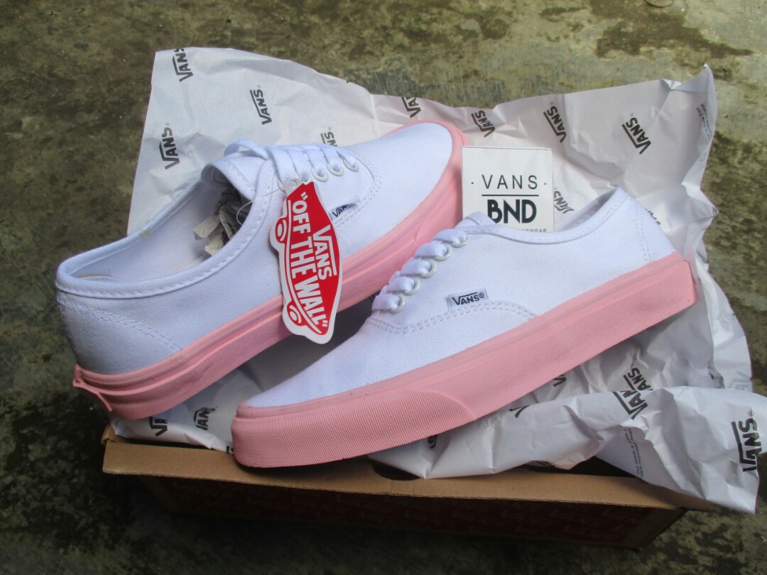 vans authentic white pink