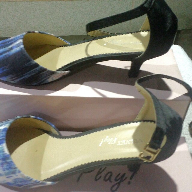 Velvet Play by Zalora (Category: Slippers and slides) located in Meycauayan. Submitted by princessbitsandpieces (Listing ID 163787794, Image 3). Description: Only used once; good as bnew💯 Rfs: decluttering.