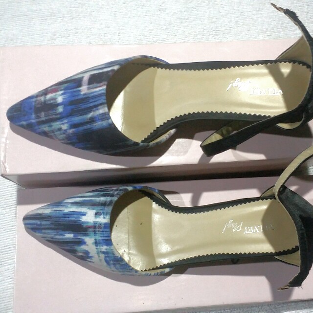 Velvet Play by Zalora (Category: Slippers and slides) located in Meycauayan. Submitted by princessbitsandpieces (Listing ID 163787794, Image 1). Description: Only used once; good as bnew💯 Rfs: decluttering.