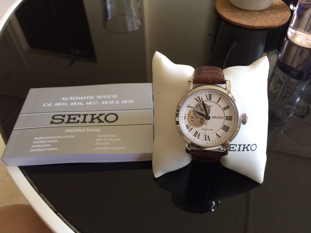 100% authentic seiko watch, Men's Fashion, Watches & Accessories, Watches  on Carousell