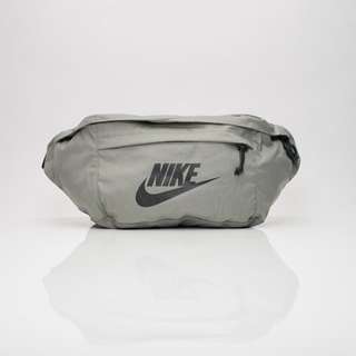 supreme duffle bag ss17