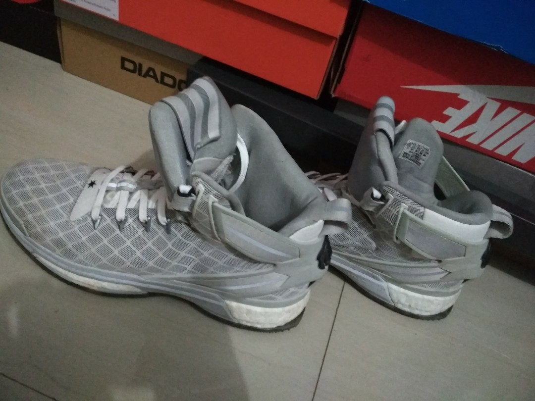 Adidas D Rose 6 Boost Olah Raga Perlengkapan Olahraga Lainnya Di Carousell