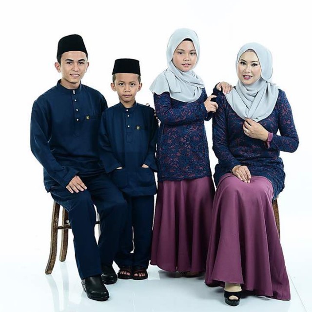 Baju Kurung Family Women S Fashion Muslimah Fashion Baju Kurung Sets On Carousell