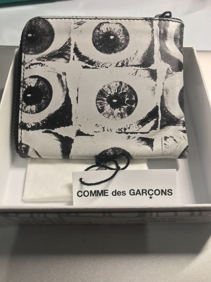 CDG X Supreme Wallet White Men s Fashion Watches Accessories Wallets Card Holders on Carousell