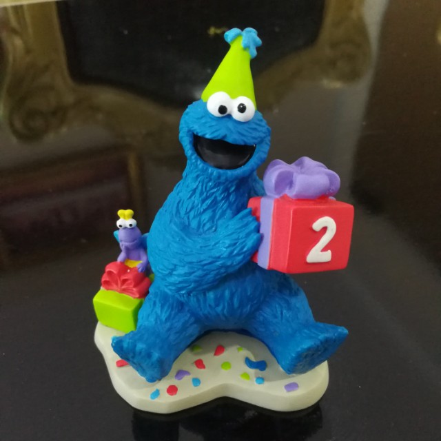 cookie monster plastic toy