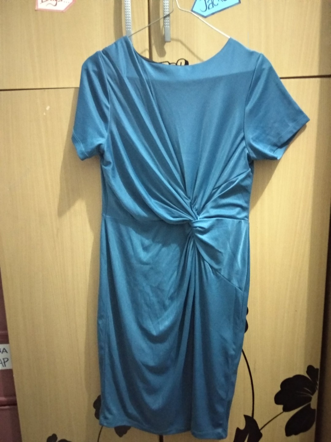 Dress merk MINT ukuran 8 selutut 