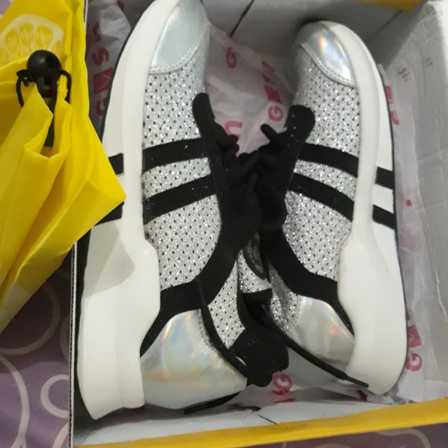 size 40 women's shoe