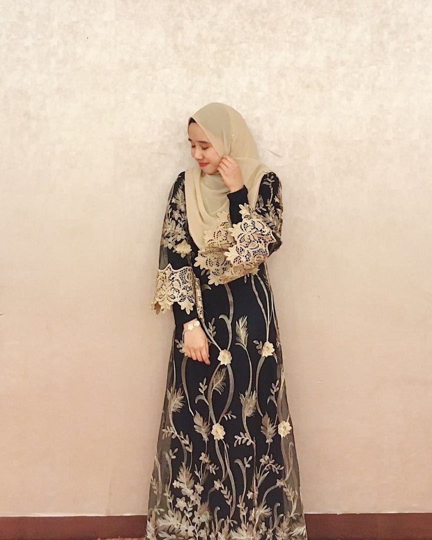 Rent) Zalia Gold-Black Embroidery Dress, Women's Fashion, Muslimah Fashion, Dresses on Carousell Rent) Zalia Gold-Black Embroidery Dress, Women's Fashion, Muslimah Fashion, Dresses on Carousell