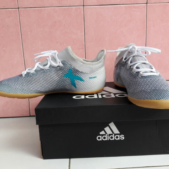 Sepatu Futsal Adidas Original Fesyen Pria Sepatu Di Carousell