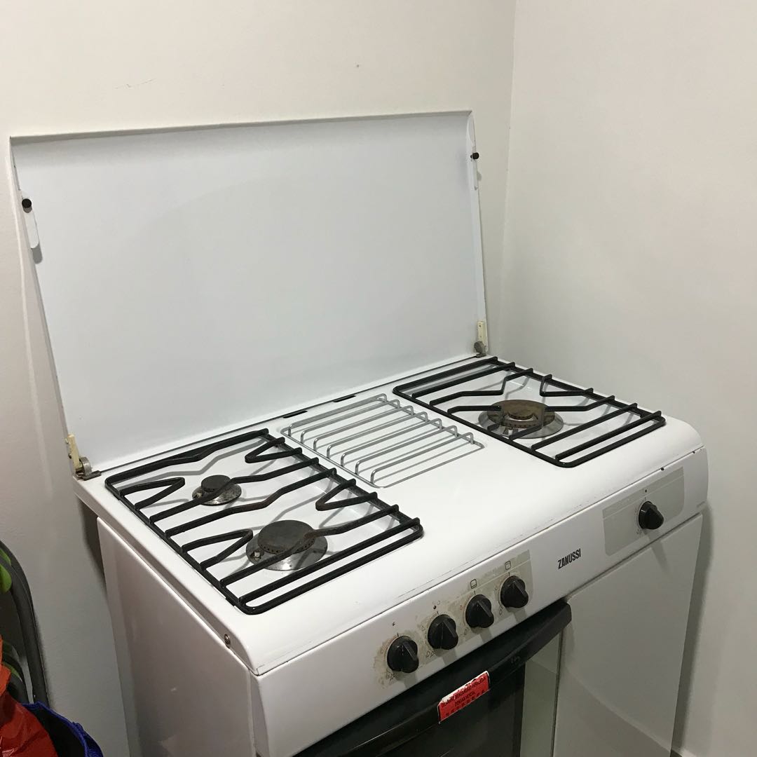 Zanussi Zcg832w Old Model Kitchen Appliances On Carousell