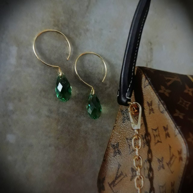 10k gold and Swarovski crystals (Category: Earrings) located in Manila. Submitted by olim. (Listing ID 164100139, Image 1). Description: These lovely faceted Swarovski crystals briolettes are dangle from 10k gold filled hoop earrings. Simple, dainty and elegant for day and night. The earrings measure just 3 cm from end to end. Watch out for my new designs 🤗 Accept custom, personalized orders and wholesale purchasers. Please contact me to let me 