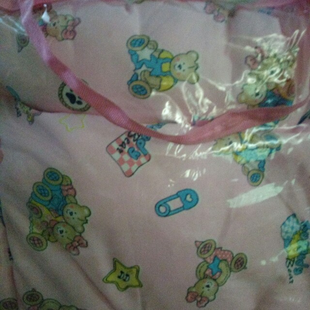 3pc Comforter Set (Category: Bed Guards) located in Manila. Submitted by lynn0620 (Listing ID 164164915, Image 2). Description: 3 piece comforter crib set.