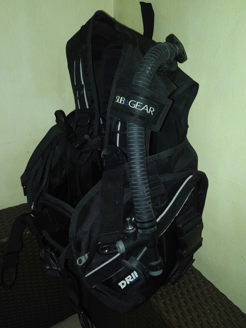 Bcd for women (Category: Activewear) located in Manila. Submitted by decluttermaster (Listing ID 164156746, Image 2). Description: .