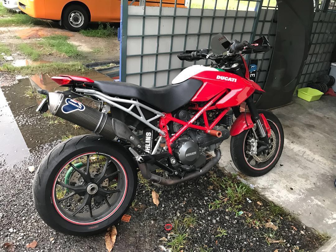 Ducati Hypermotard 796 2010 cbu Motorbikes on Carousell