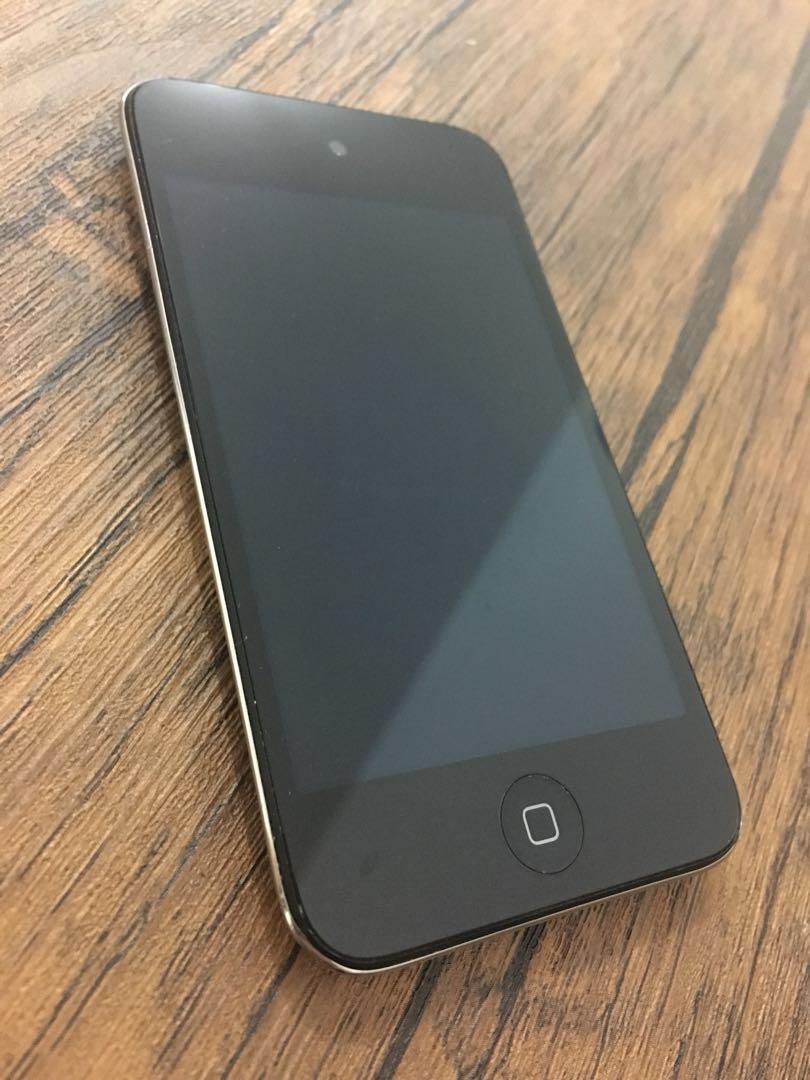 iPod Touch 4th Gen 32GB (Category: Portable Audio Accessories) located in Makati City. Submitted by mixedshop (Listing ID 164070245, Image 2). Description: In good condition, well taken cared of 😊 Includes: charging/data cable Does not include: box, adaptor and earphones.