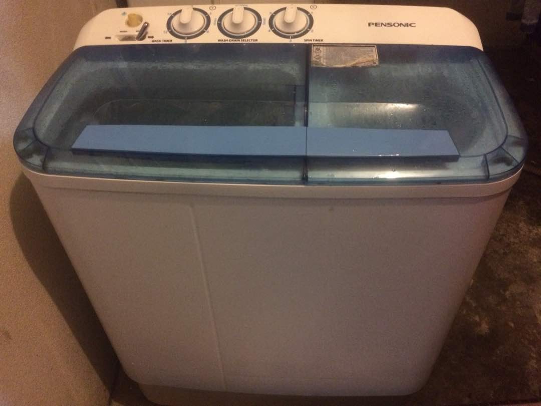 Mesin Basuh Peralatan Dapur Di Carou Tunjuk Banyak Lagi Peralatan Dapur Photo