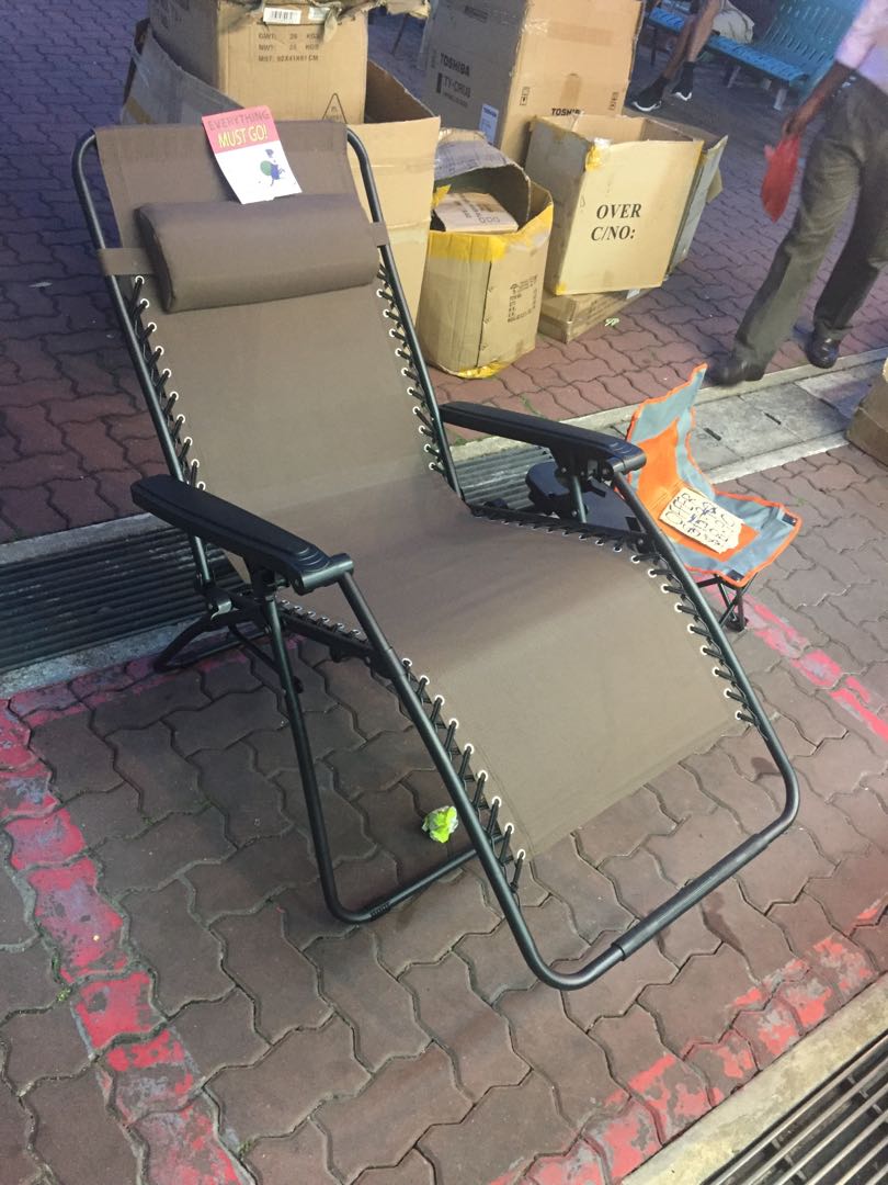 Recliner chair, Furniture & Home Living, Furniture, Chairs on Carousell