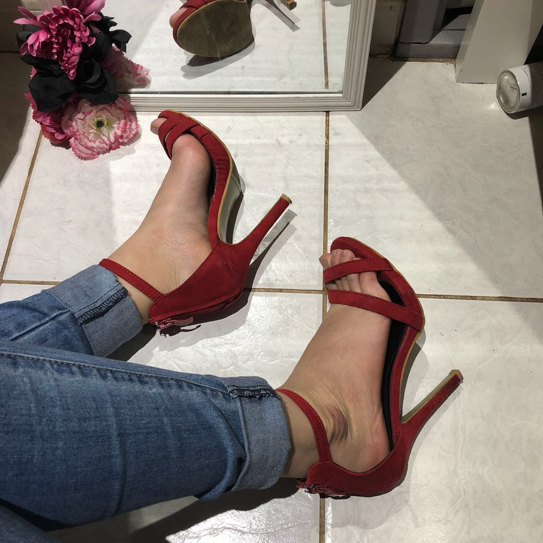 red high heels australia