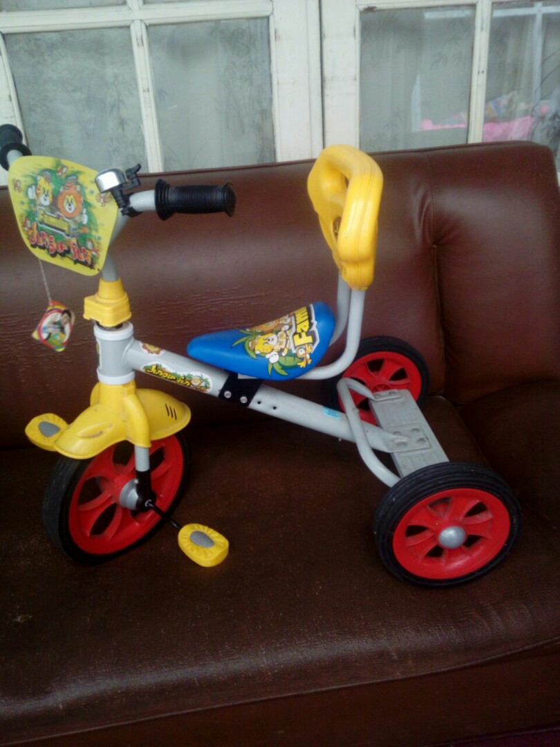 Sepeda Anak Roda 3 Merk Family Babies Kids Toys Walkers On