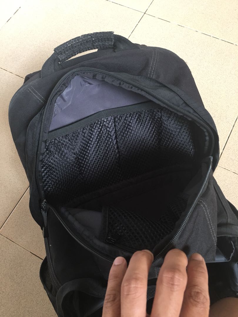 Tamrac - Camera Backpack (Category: Camera Bags & Carriers) located in Paranaque City. Submitted by ranjeman (Listing ID 164184962, Image 2). Description: For Sale: Tamrac Backpack Can fit 2-3 lens and body with extra luggage at the top. Can fit 17in laptop. RFS: seldom used *condition 8/10 - all zippers and cushions still intact. Php 3,000 For faster transaction sms 09178419672.