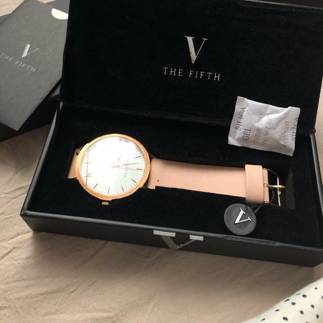 全新 The Fifth墨爾本簡約氣質玫瑰金手錶 名牌精品 精品手錶在旋轉拍賣