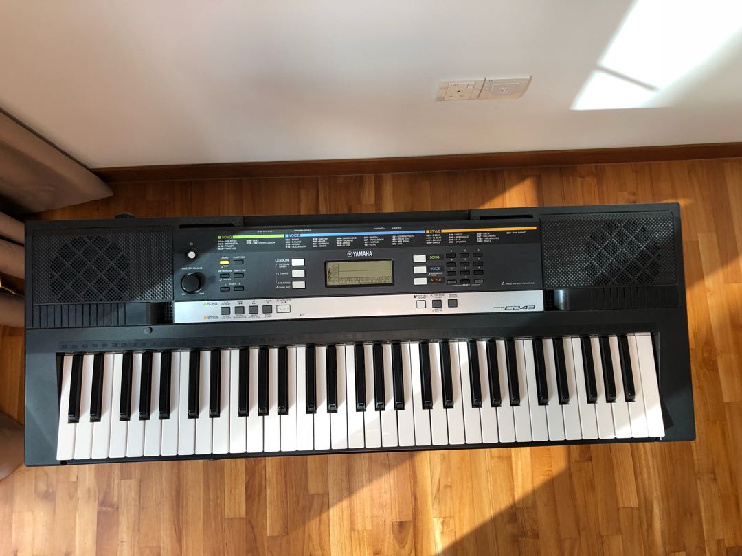 Used Yamaha PSRE243 61 Key Portable Keyboard, Hobbies & Toys, Music
