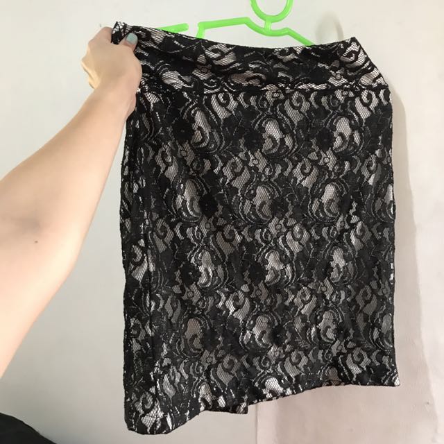 Blanc et Noir Laced Skirt (Category: Skirts) located in Quezon City. Submitted by muraditoshop (Listing ID 163817309, Image 1). Description: .