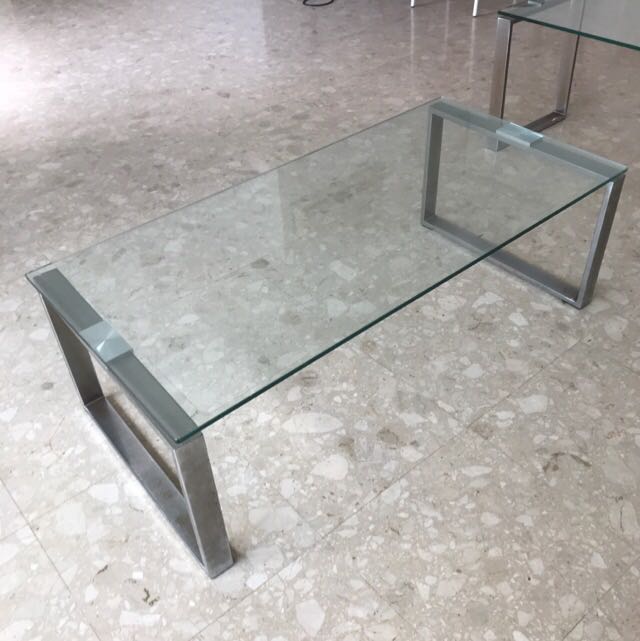 Coffee Table (Category: Tables & Sets) located in Singapore. Submitted by evemelon (Listing ID 160075293, Image 2). Description: .