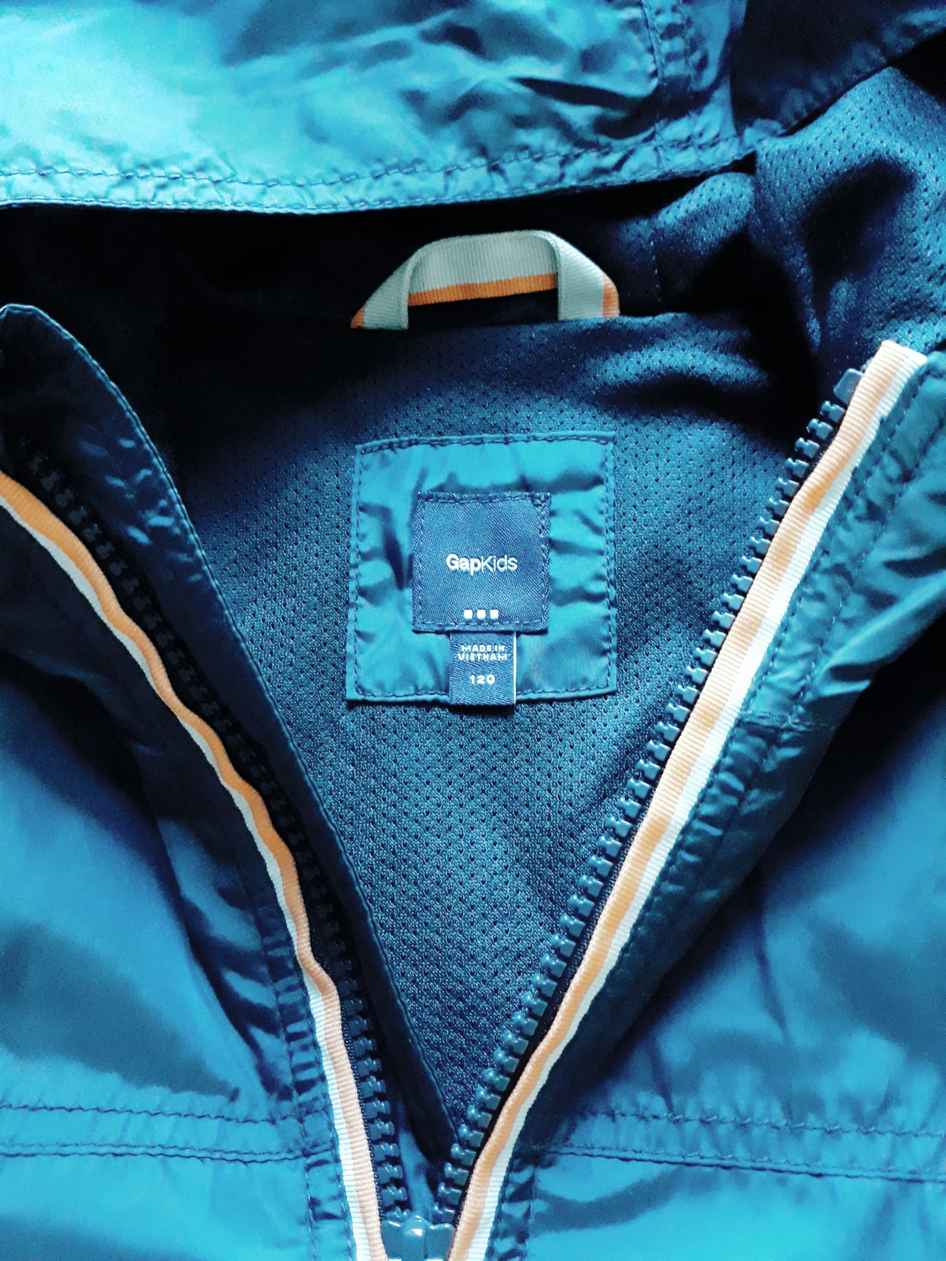 Gap Ultralight Down Hoodie - Water Repellent (Category: Babies & Kids Fashion) located in Mandaluyong City. Submitted by rocketcat. (Listing ID 164337374, Image 3). Description: Fits 6-8 yo Durable water repellency. No flaws etc. ❄Read first❄ 1. Send payment via BDO 2. Reservation is 24 hours 3. Shipping is Mon-Fri Ship with Xend MNL 90 Province 140 ❌meet up ❌refund, return and exchange ❌tawad.