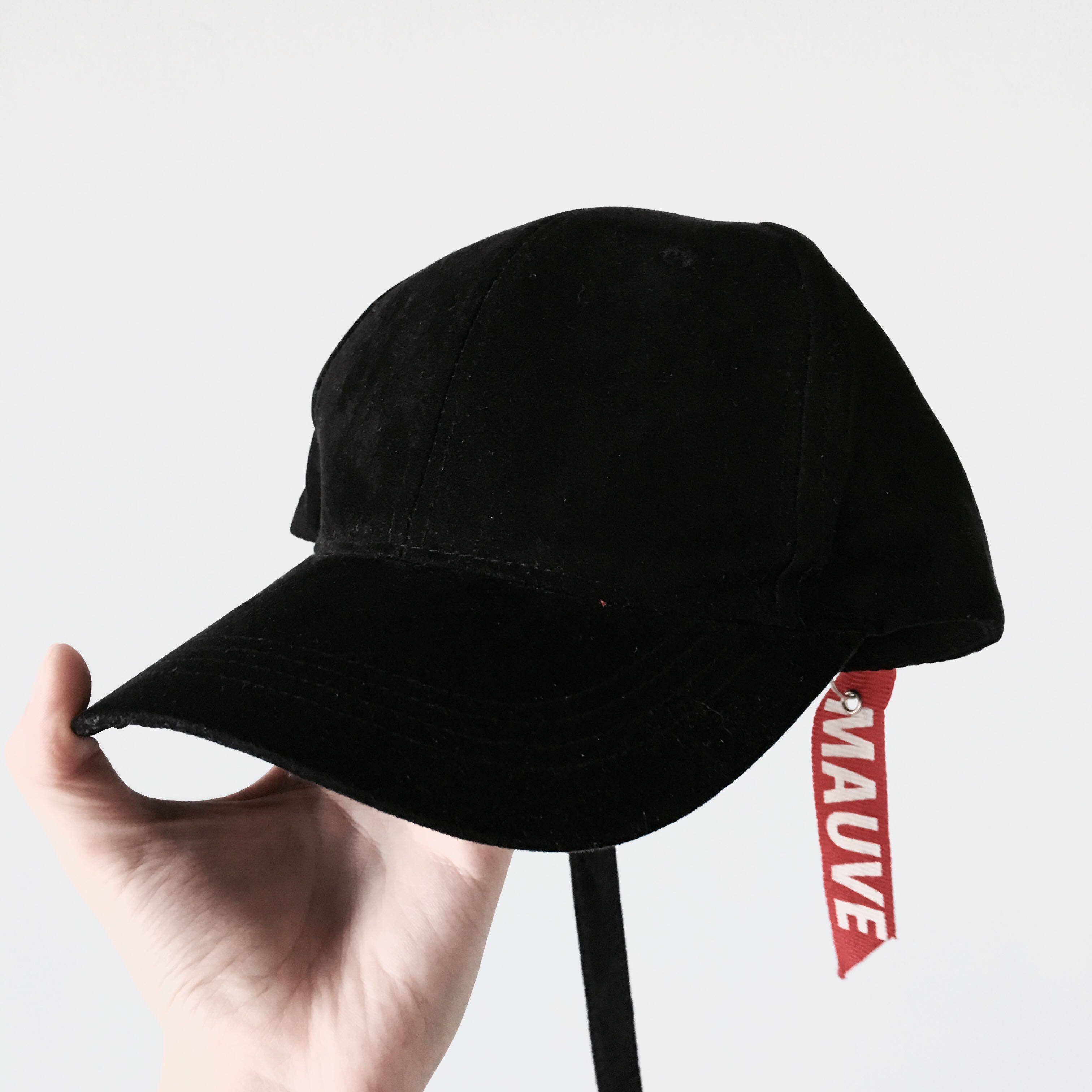Korean cap with long strap hot sale