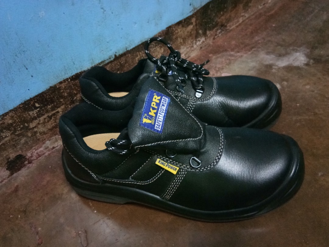 King power top safety shoes price