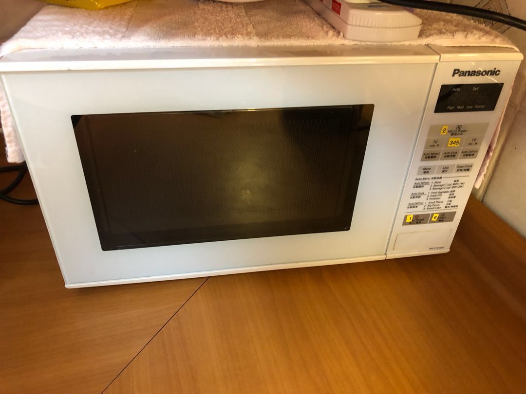 Panasonic Microwave Oven Model NNST253W/B, TV & Home Appliances
