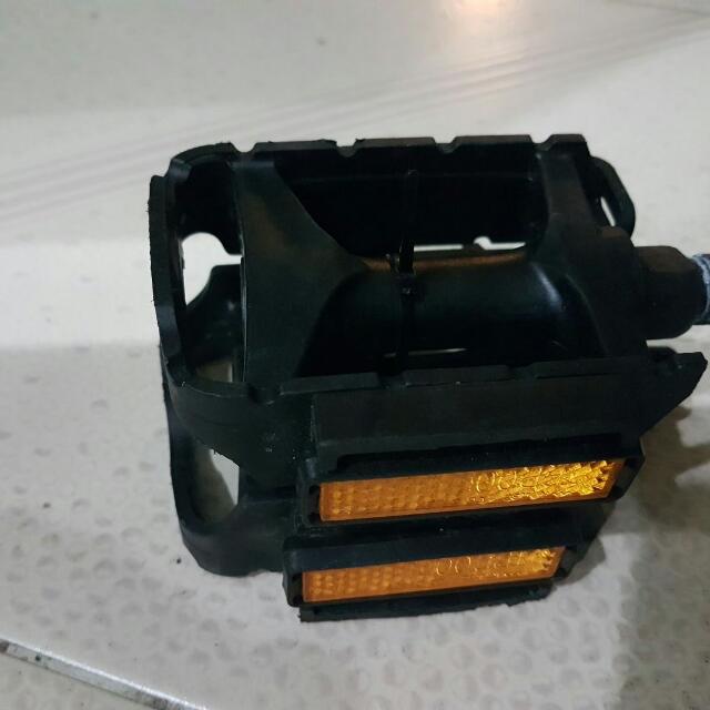 plastic platform pedals
