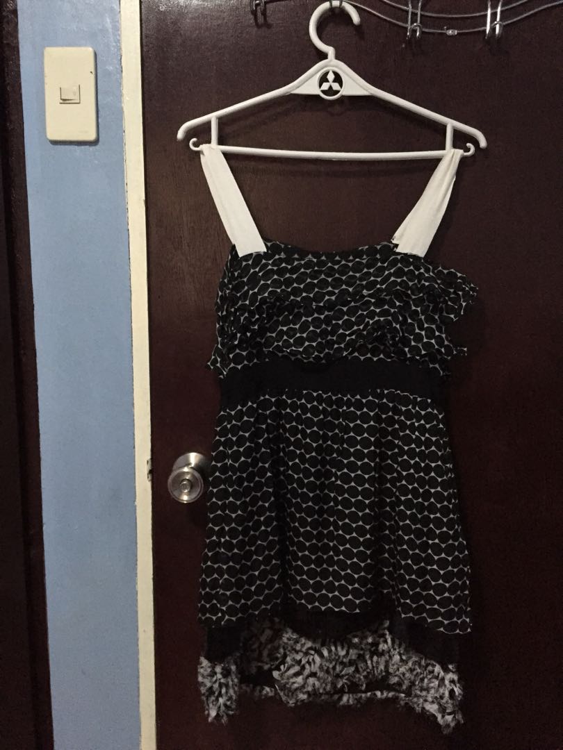 Polka dots dress (Category: Dresses) located in Lipa City. Submitted by prelovedmystuff (Listing ID 164356442, Image 1). Description: Sexy dress. Used once po. Bought from Taiwan..