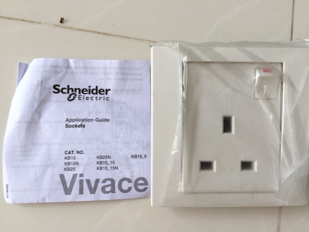 Schneider Vivace Socket white, Furniture & Home Living, Lighting & Fans ...