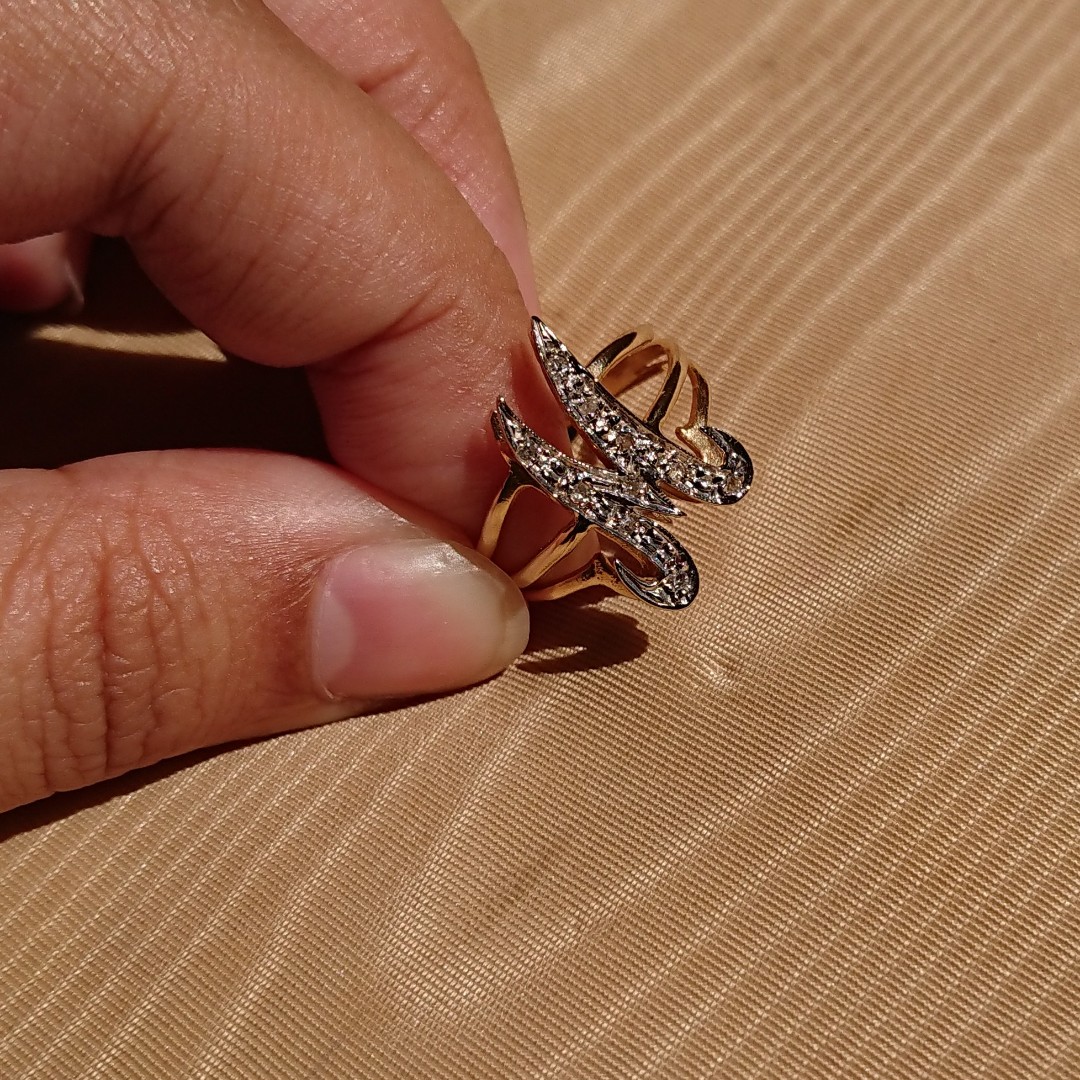 Solid 14k gold Vintage diamond