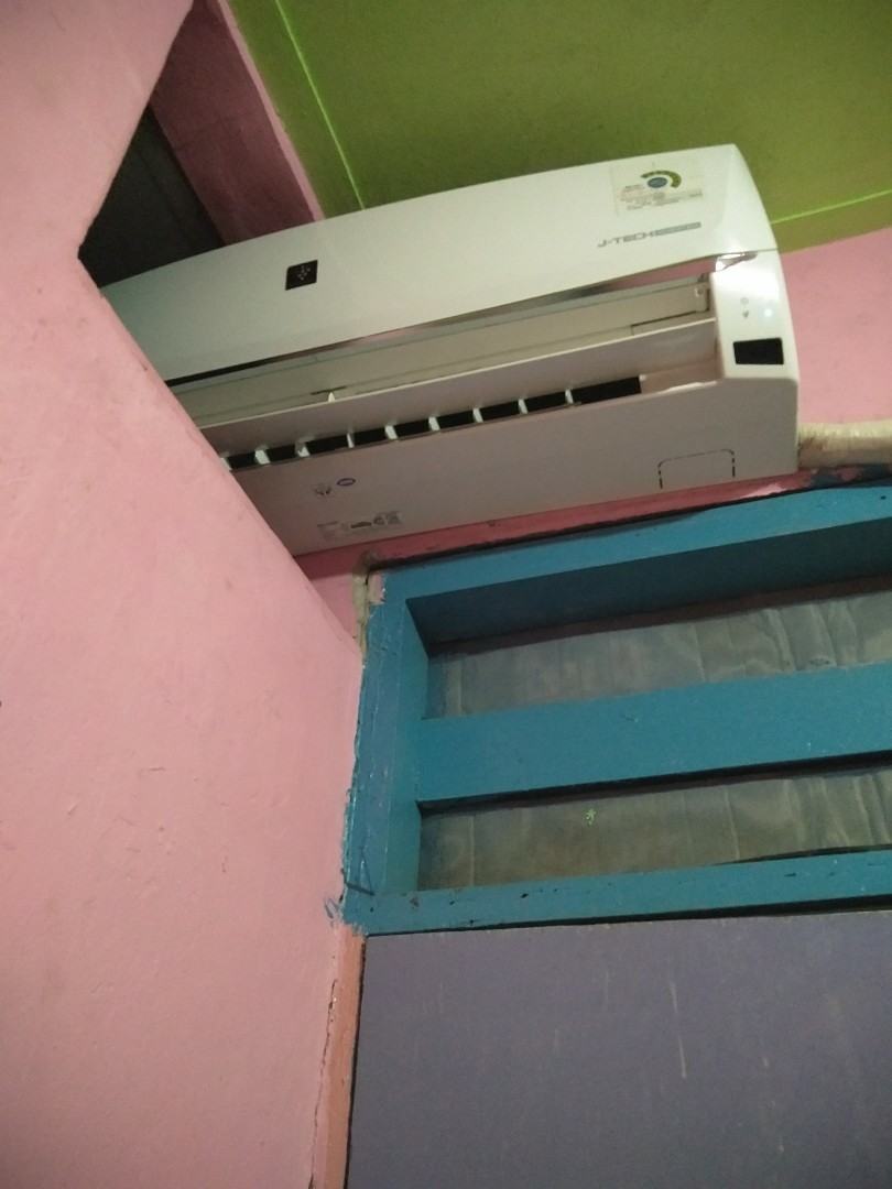 Ac Sharp Inverter 1pk Ah Xp10shy Electronics Others On Carousell