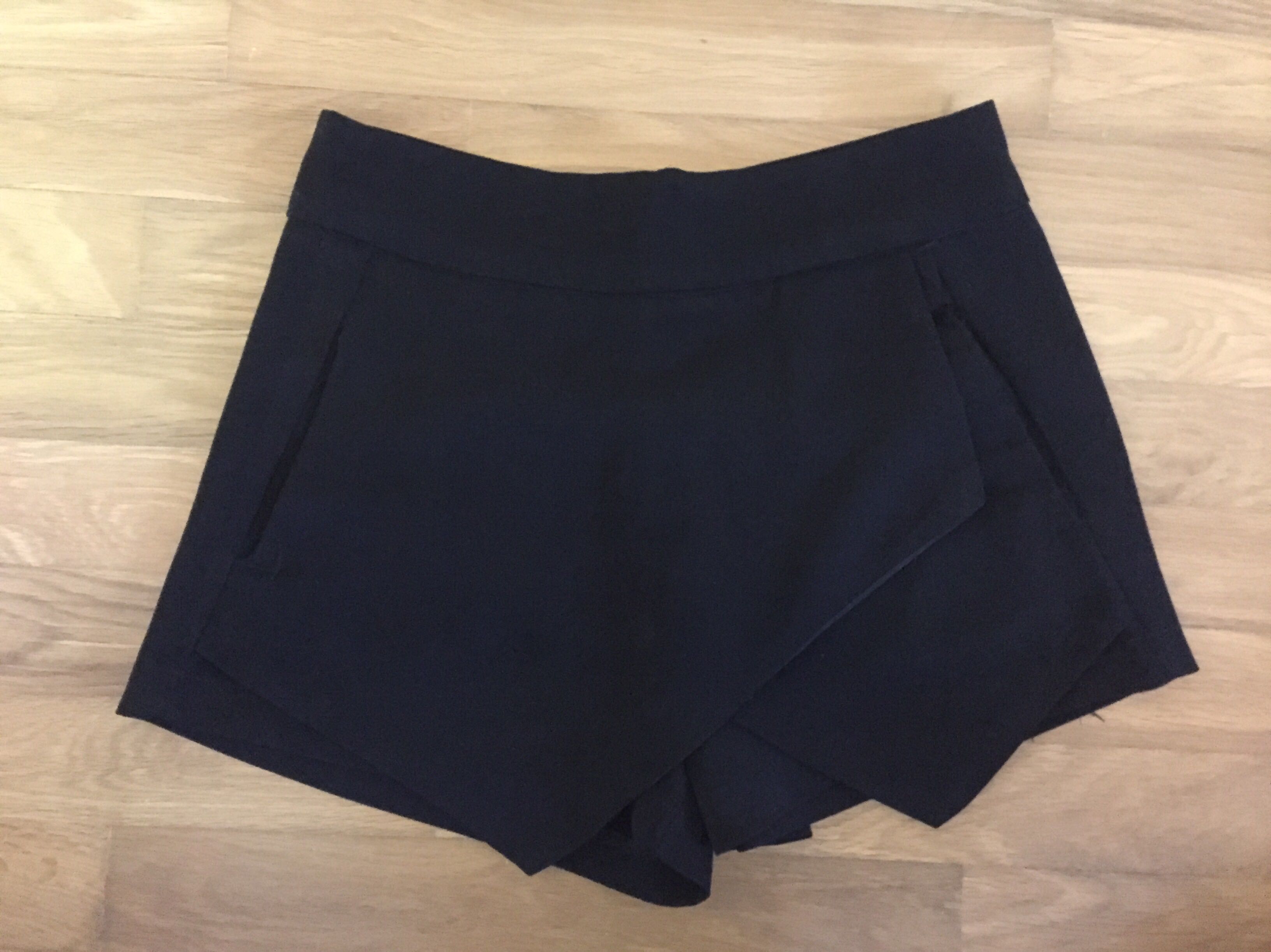 Black skort, Women's Fashion, Bottoms, Other Bottoms on Carousell