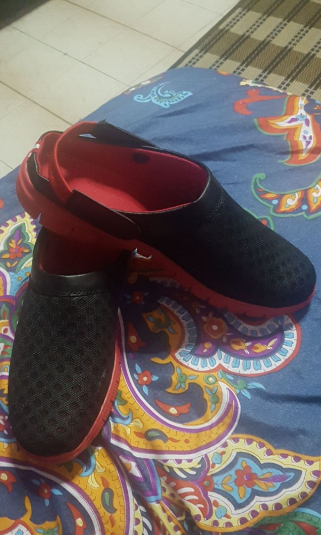 similar to crocs shoes